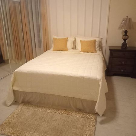 Virginias Place The Valley 外观 照片